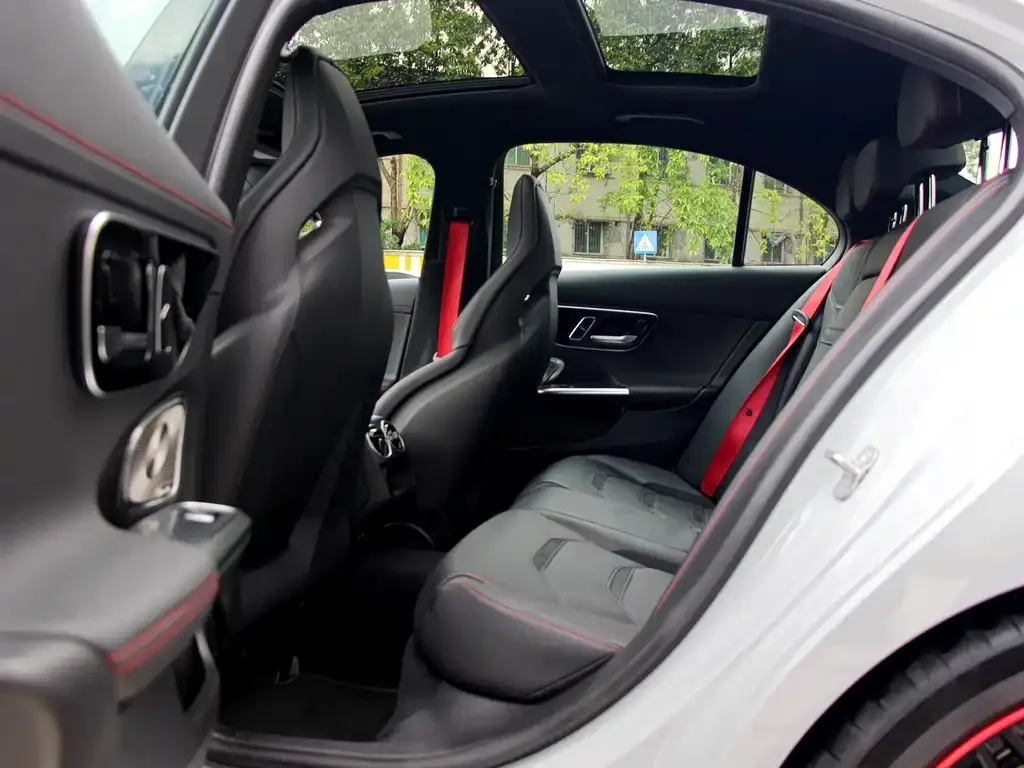 Mercedes-Benz C-Class AMG New Energy — фото 6