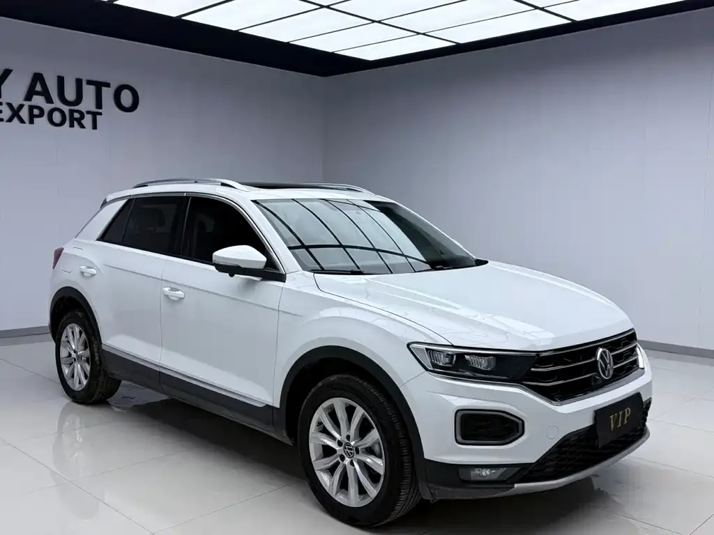 Volkswagen T-Roc — фото 10