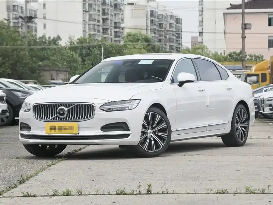 Volvo S90 — фото 1
