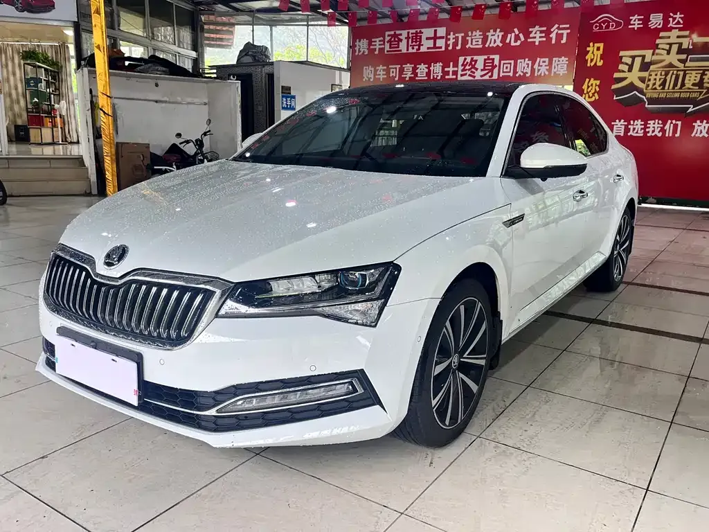 Skoda Superb — фото 1