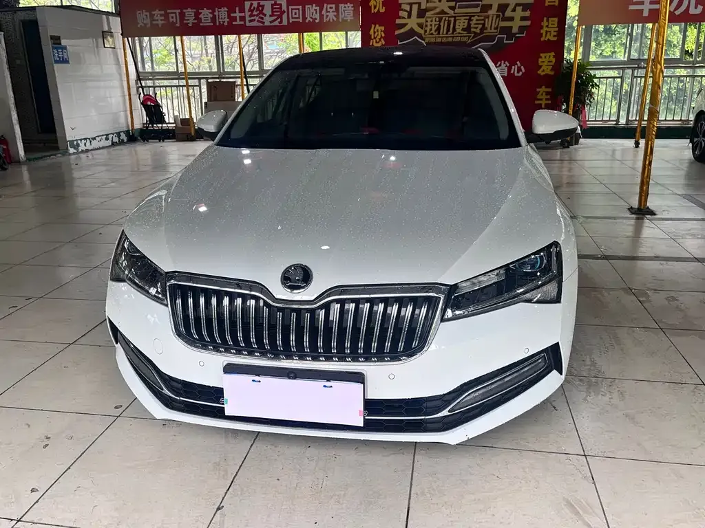 Skoda Superb — фото 2