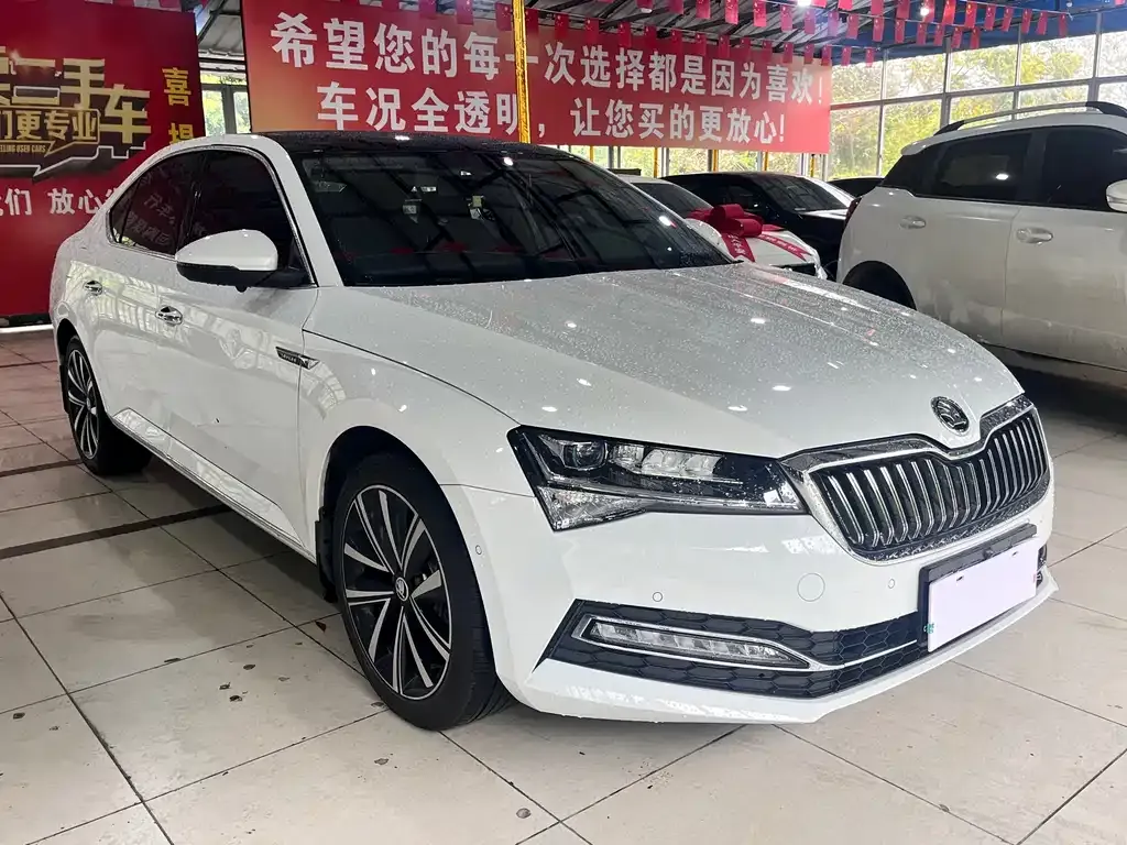 Skoda Superb — фото 5