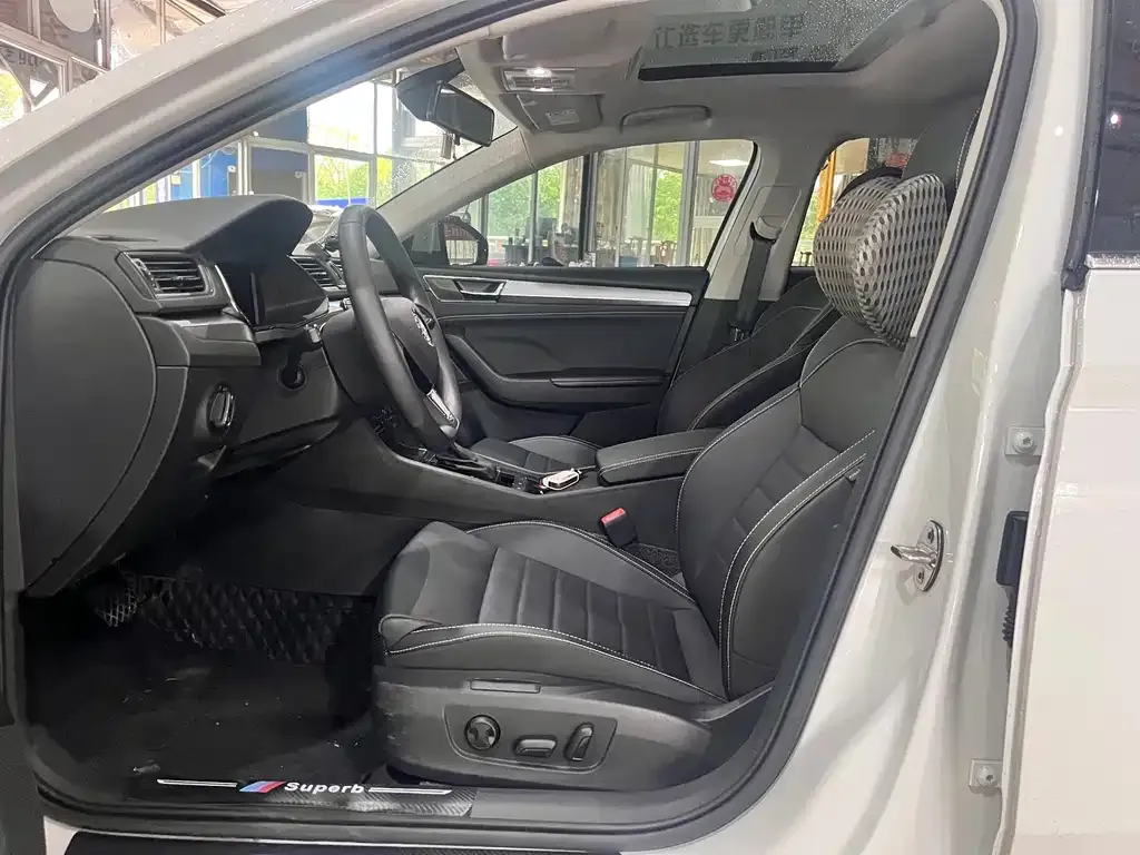 Skoda Superb — фото 6