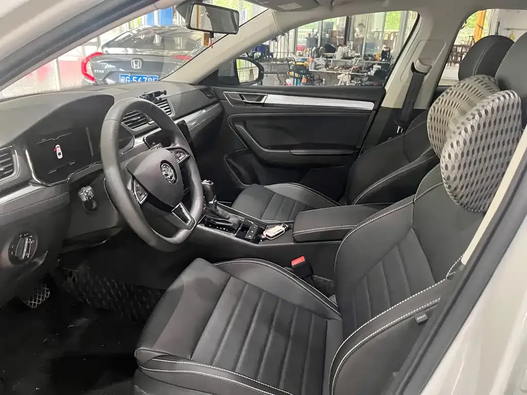 Skoda Superb — фото 4