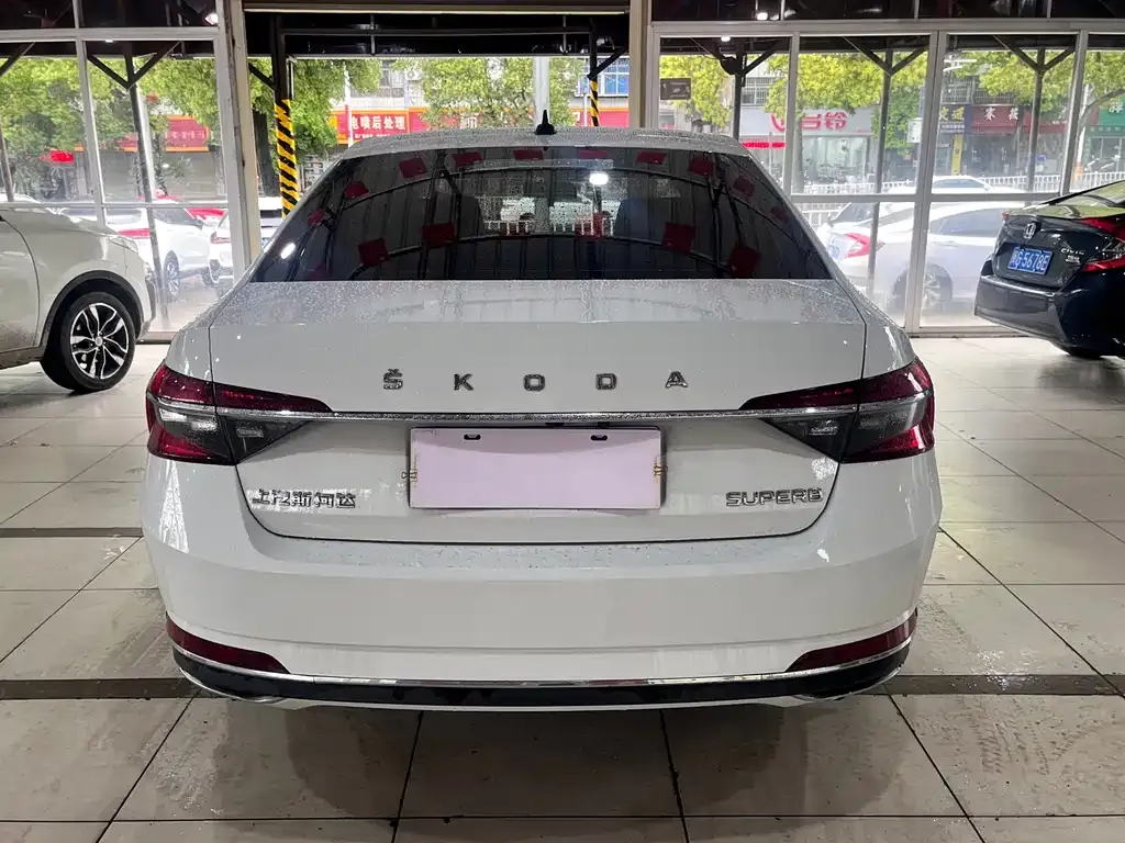 Skoda Superb — фото 3