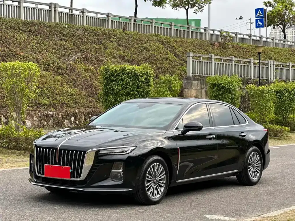 Hongqi H5 — фото 1