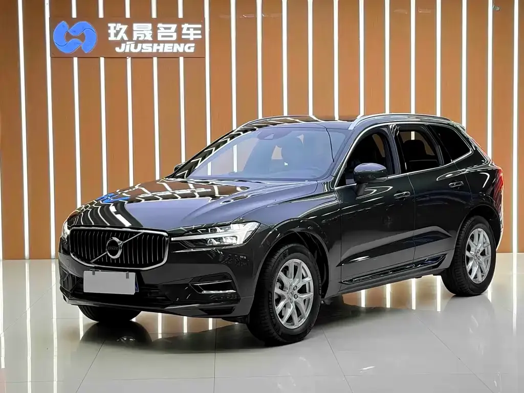 Volvo XC60 — фото 1