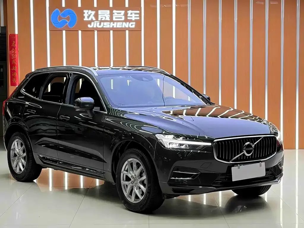 Volvo XC60 — фото 5