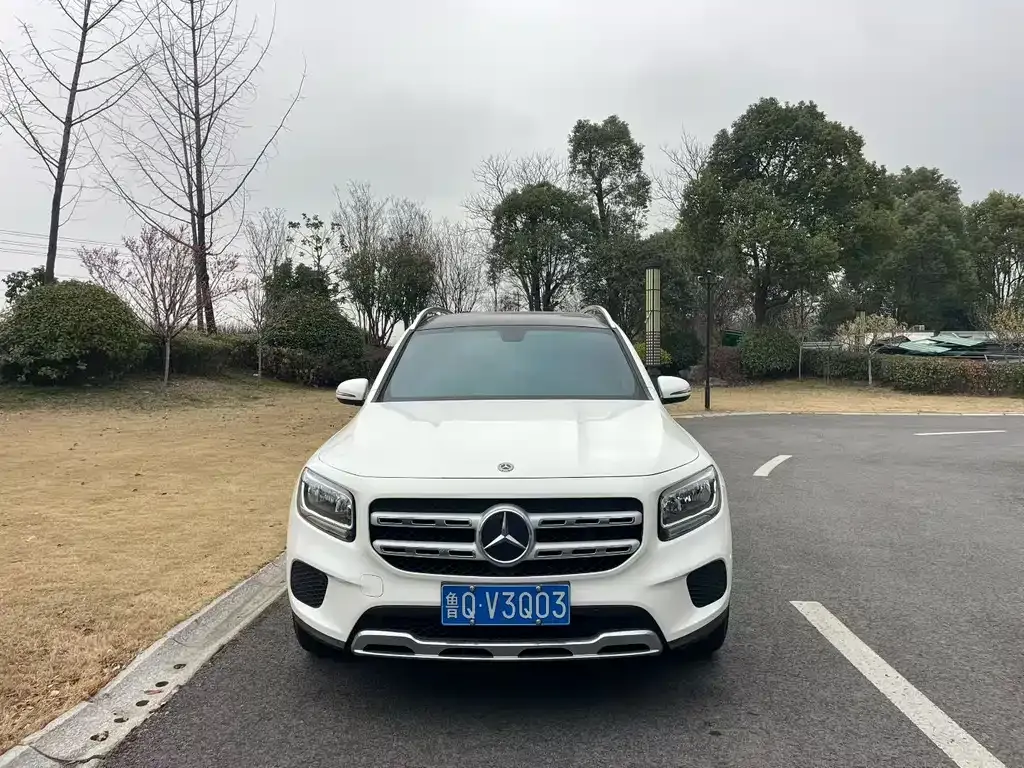 Mercedes-Benz GLB — фото 1