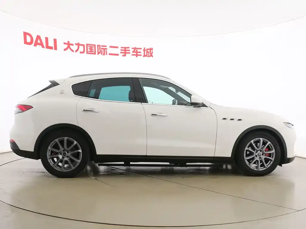 Maserati Levante — фото 10