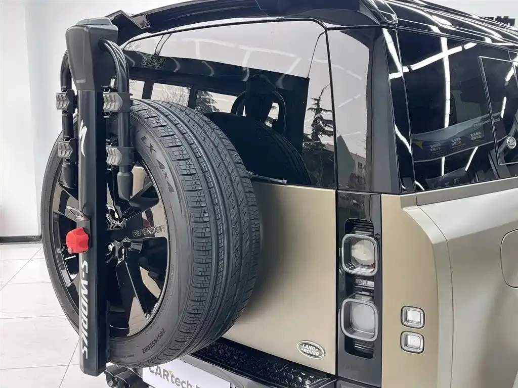 Land Rover Defender — фото 10