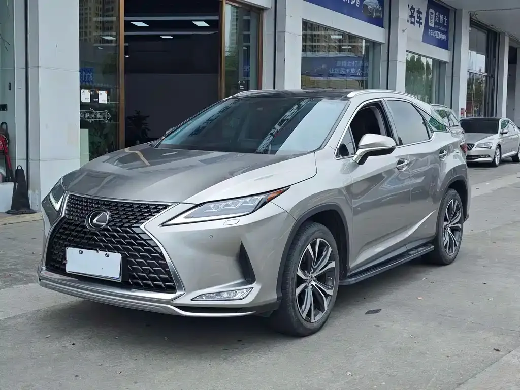 Lexus RX — фото 1