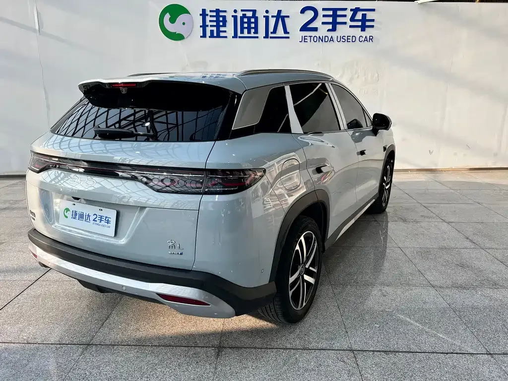 BYD L DM-i — фото 4