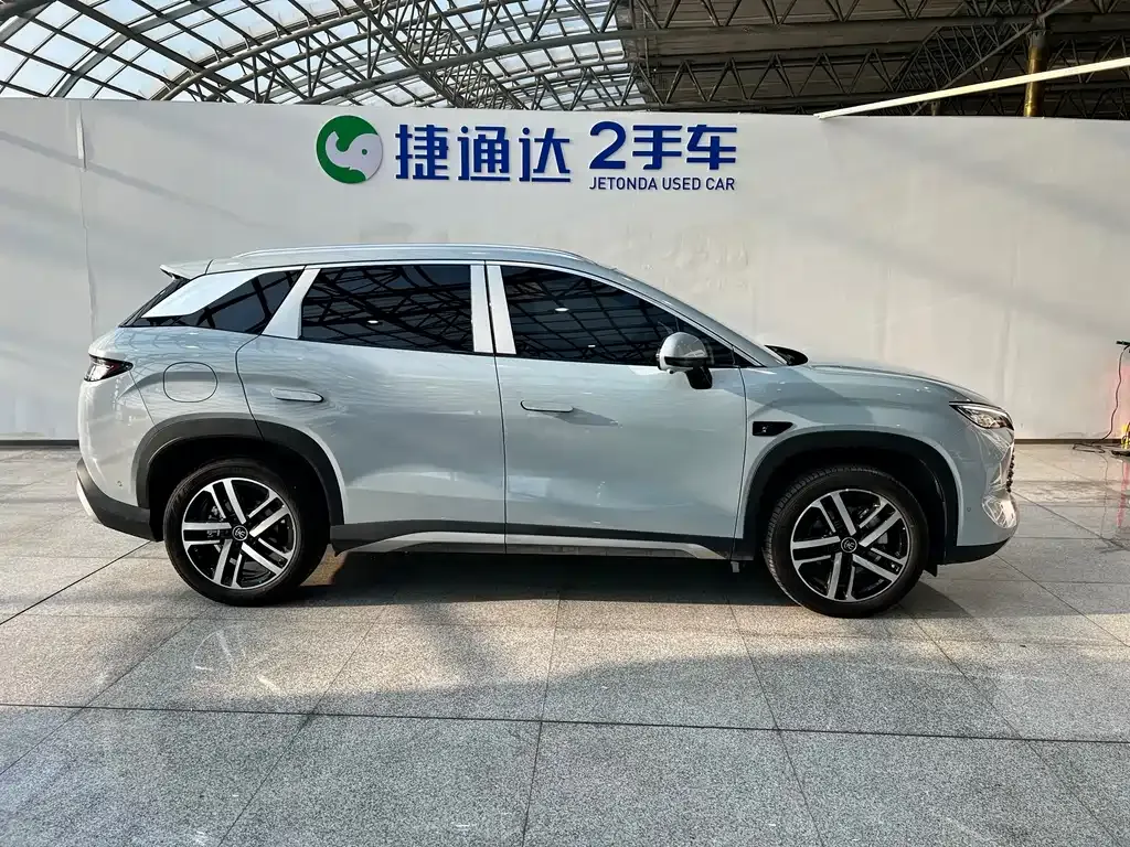 BYD L DM-i — фото 9
