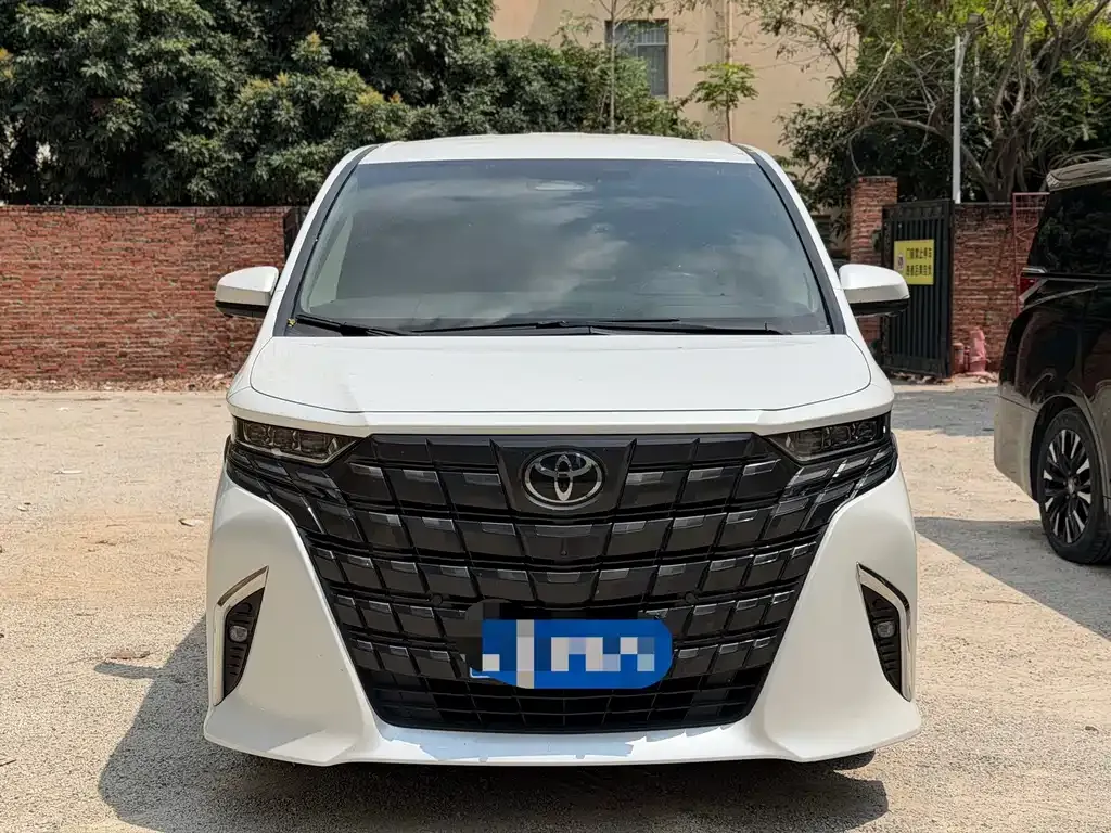 Toyota Alphard — фото 5
