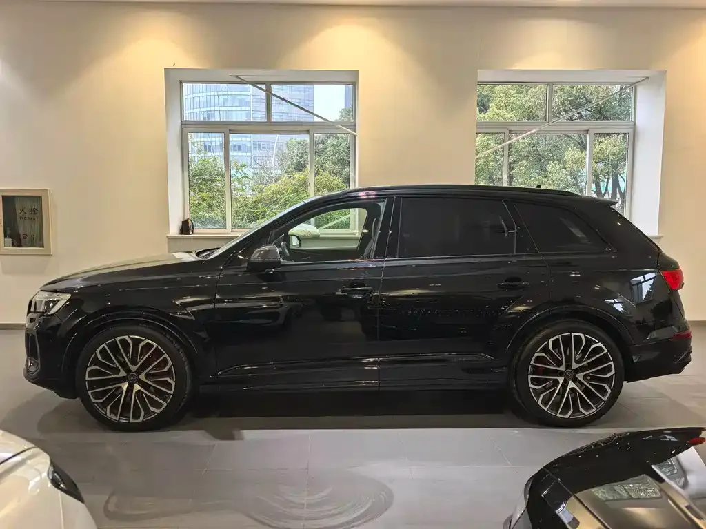 Audi SQ7 — фото 8