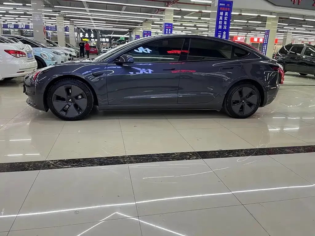 Tesla Model 3 — фото 10