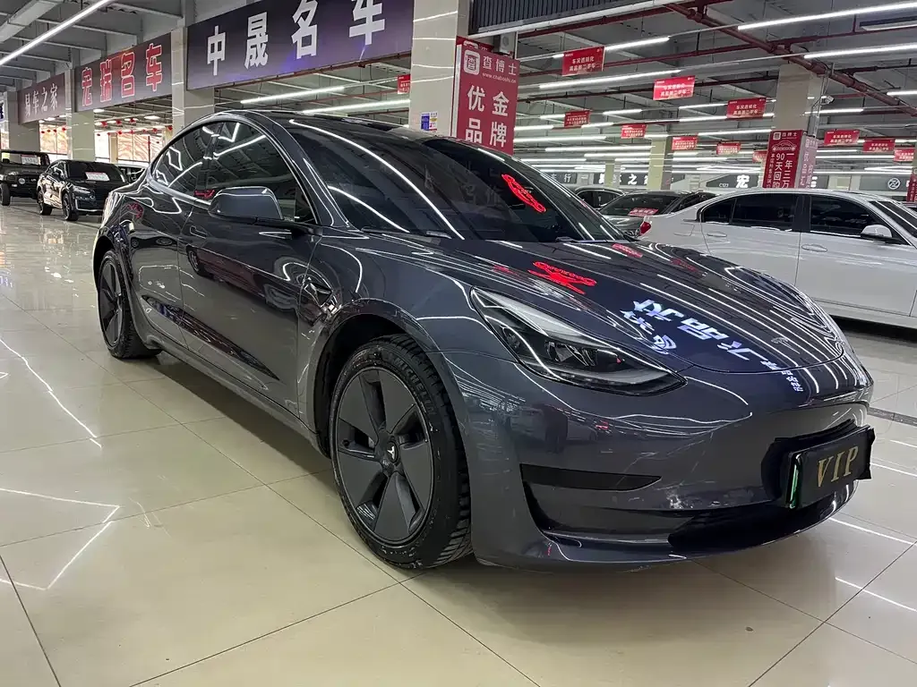 Tesla Model 3 — фото 8