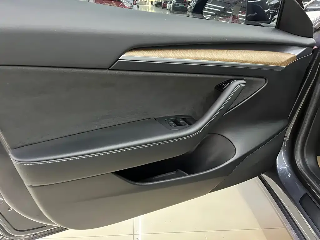 Tesla Model 3 — фото 6
