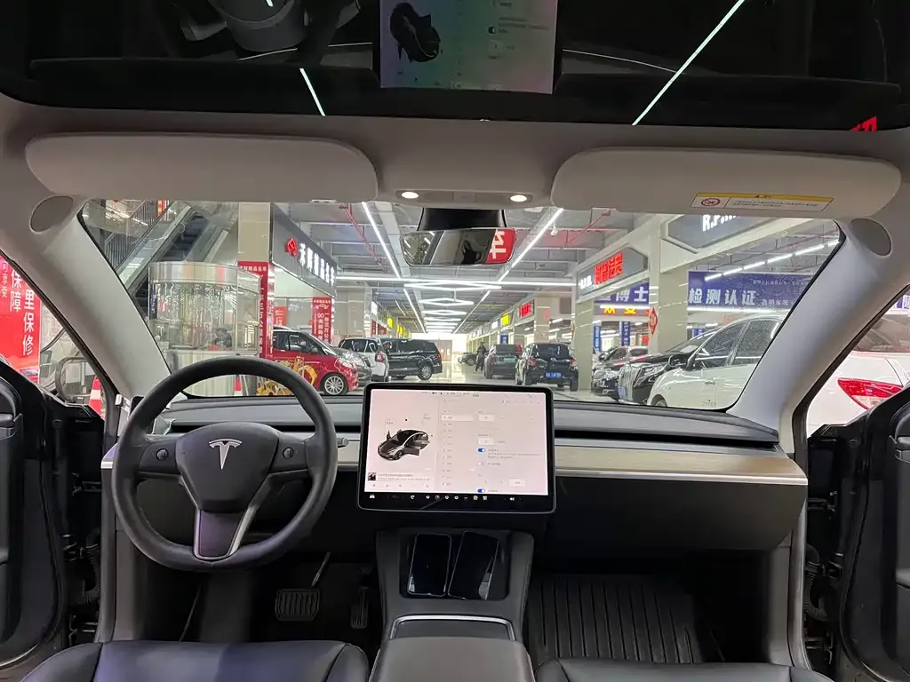 Tesla Model 3 — фото 5