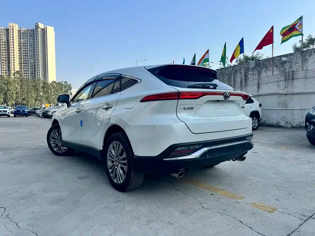 Toyota Harrier — фото 7