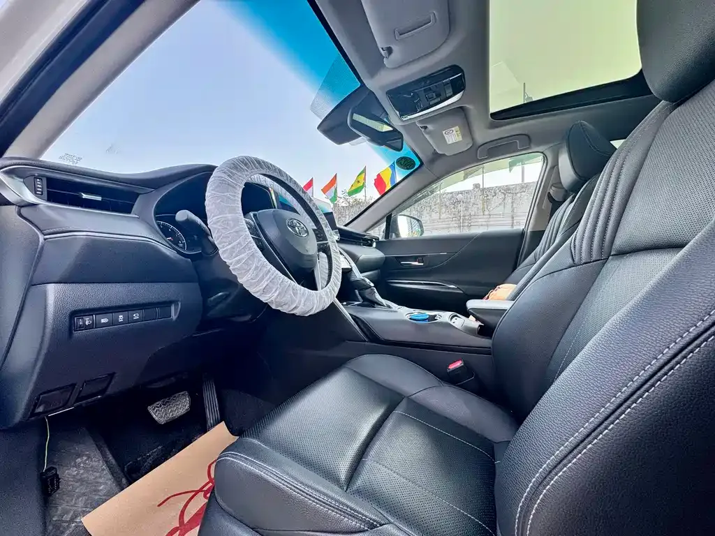 Toyota Harrier — фото 6