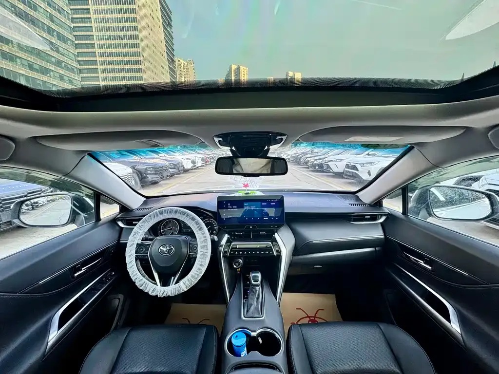 Toyota Harrier — фото 2