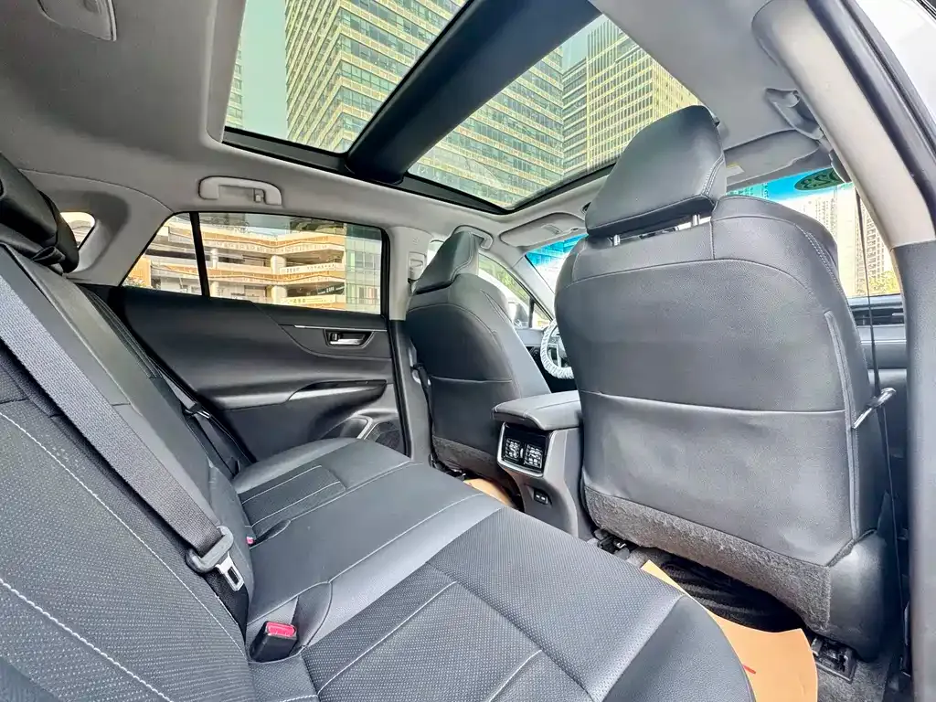 Toyota Harrier — фото 4