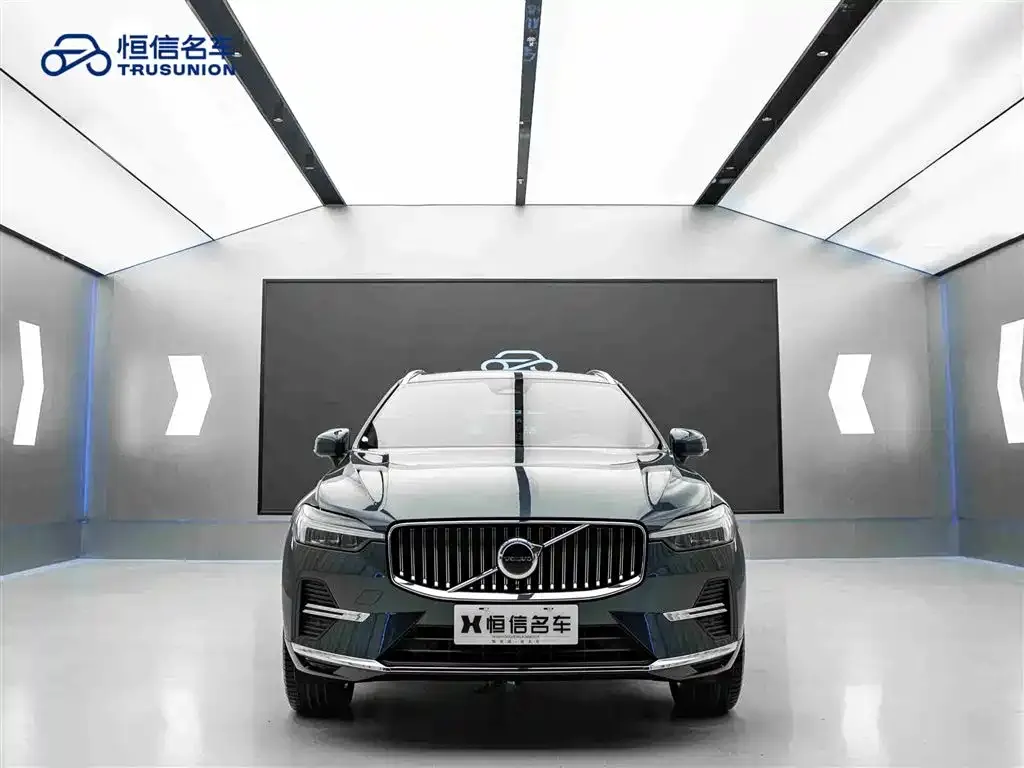 Volvo XC60 — фото 9