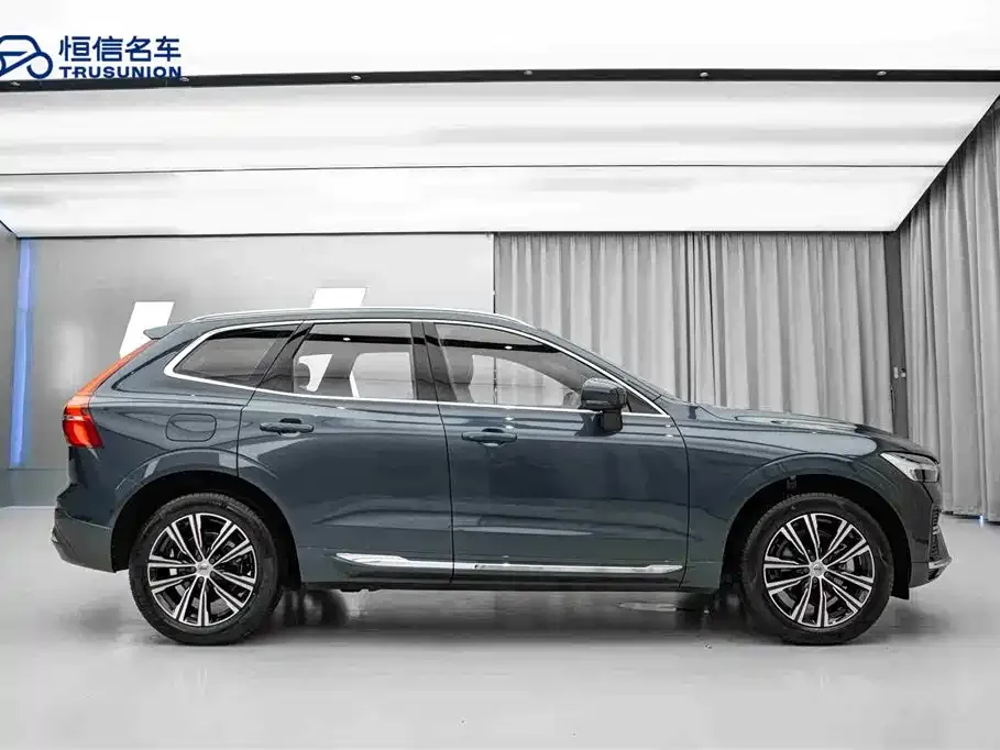 Volvo XC60 — фото 10