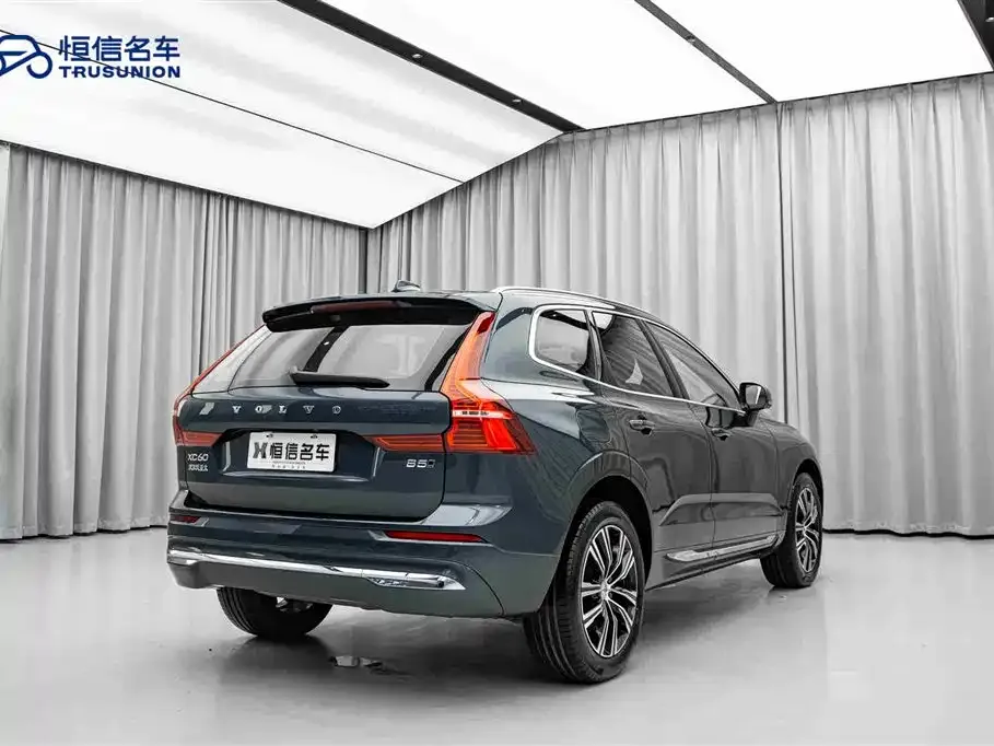 Volvo XC60 — фото 2