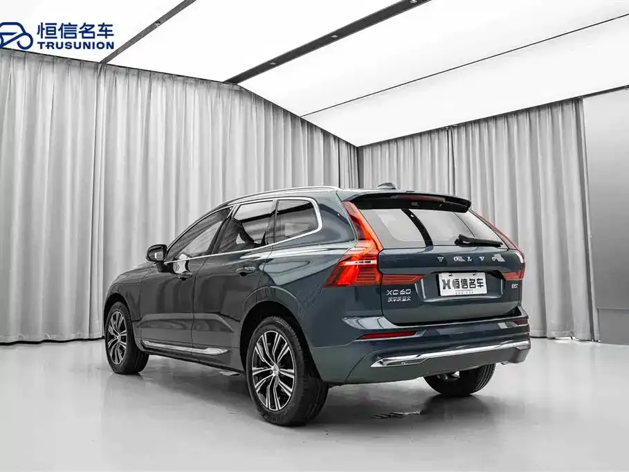 Volvo XC60 — фото 4