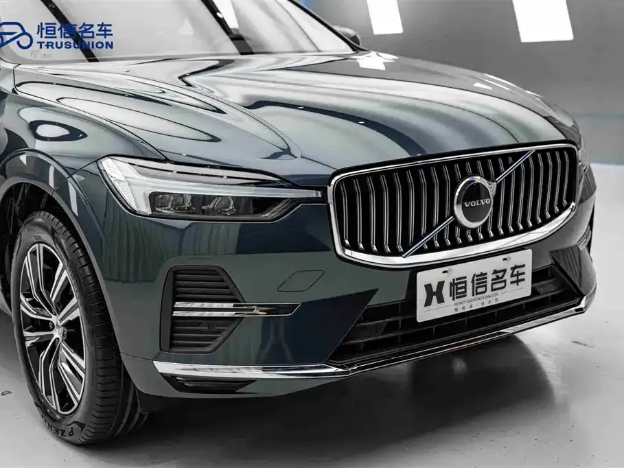 Volvo XC60 — фото 8