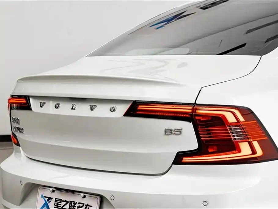 Volvo S90 — фото 4