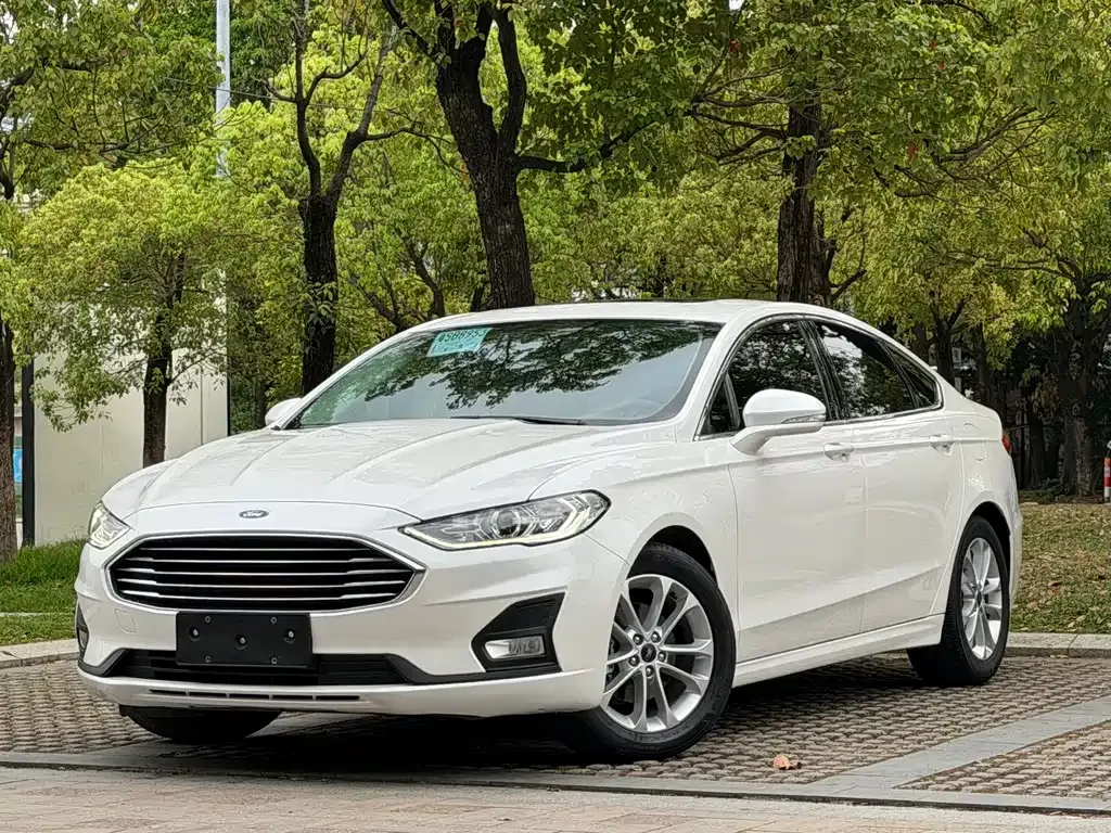Ford Mondeo — фото 1