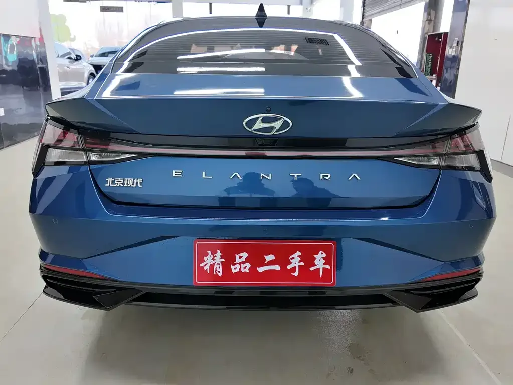 Hyundai Elantra — фото 2