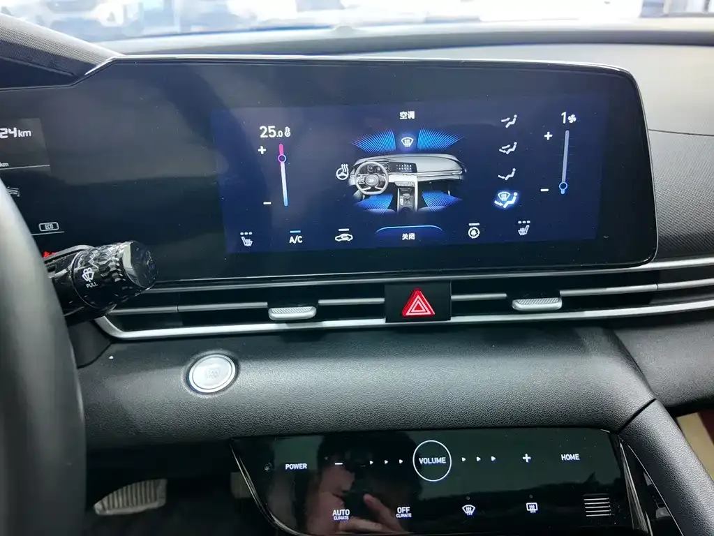 Hyundai Elantra — фото 10