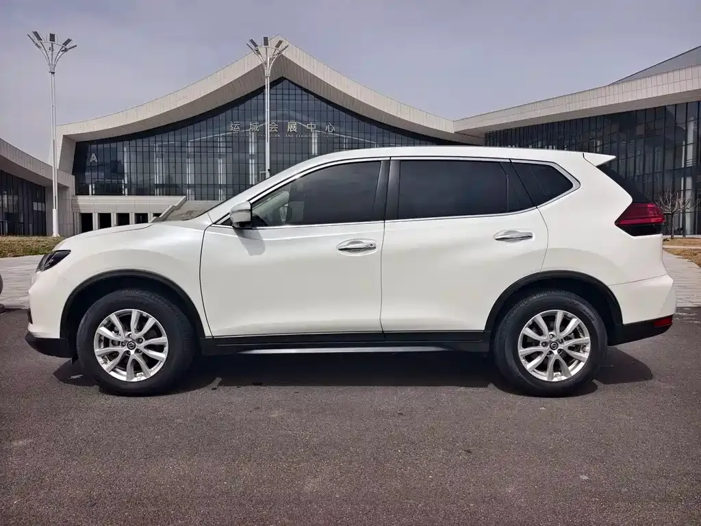 Nissan X-Trail — фото 10