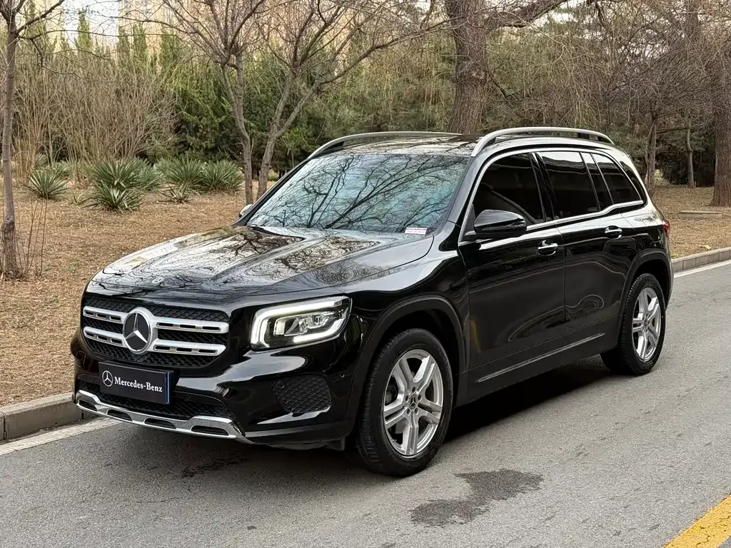 Mercedes-Benz GLB — фото 1