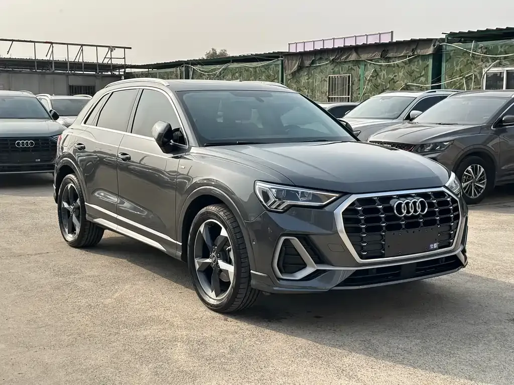 Audi Q3 — фото 10