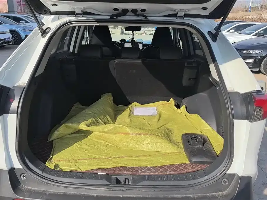 Toyota RAV4 — фото 10