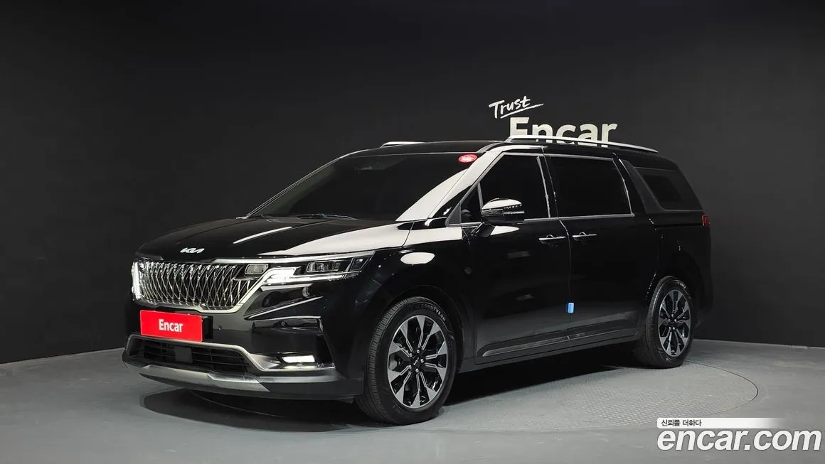 Kia Carnival — фото 1