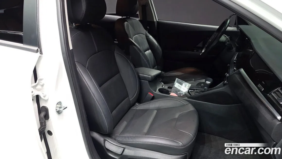 Kia Niro — фото 10