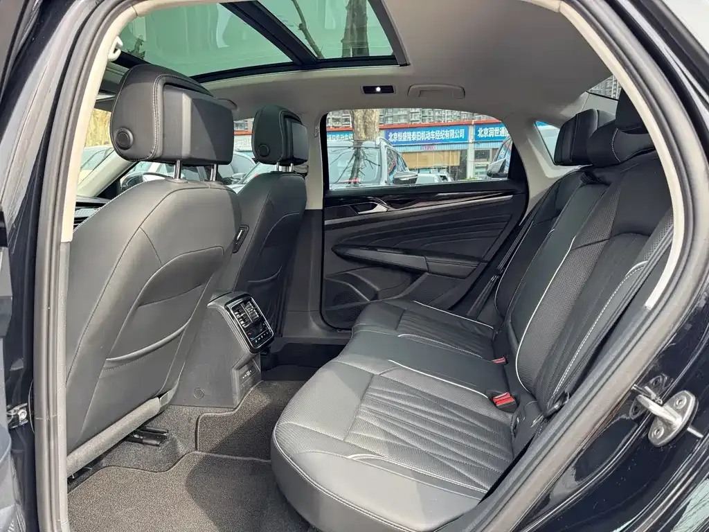 Volkswagen Passat — фото 2