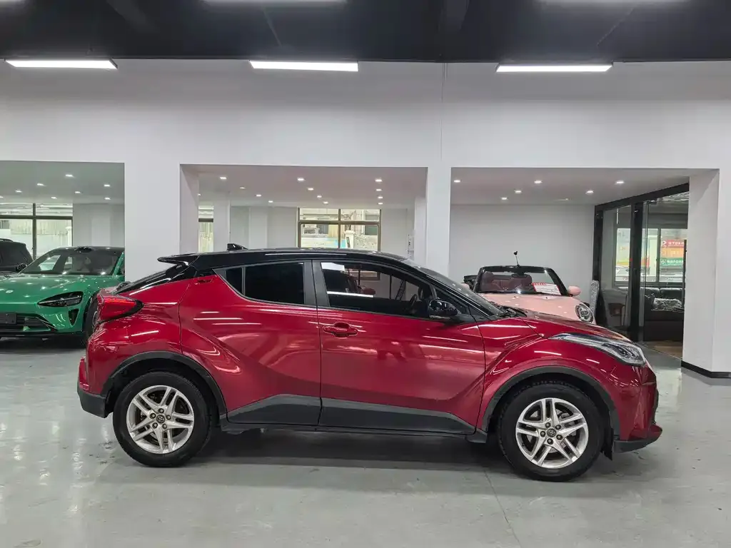 Toyota C-HR — фото 7