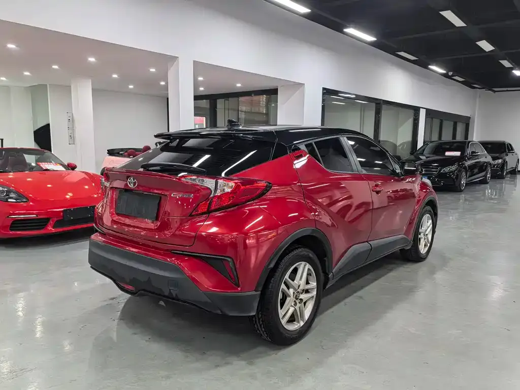 Toyota C-HR — фото 6