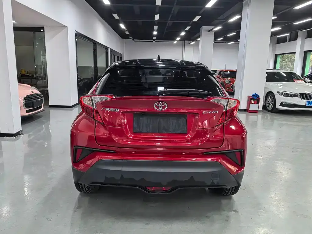 Toyota C-HR — фото 4