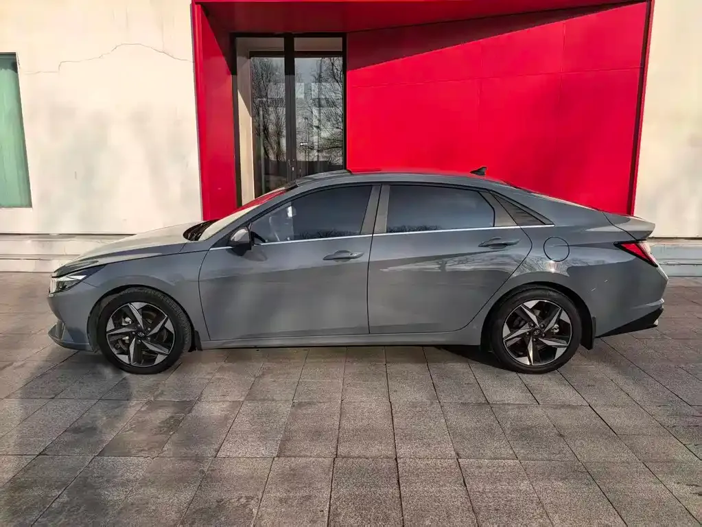 Hyundai Elantra — фото 9