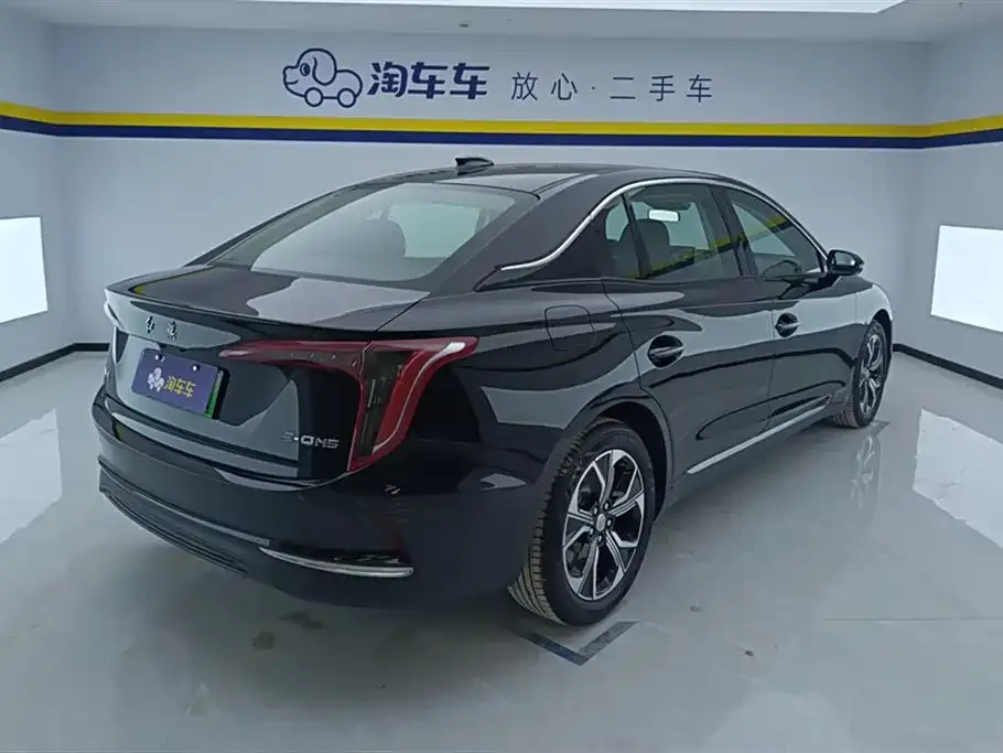 Hongqi E-QM5 — фото 10