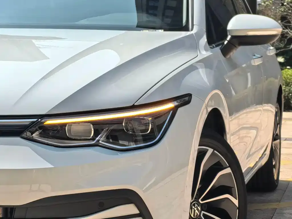 Volkswagen Golf — фото 9
